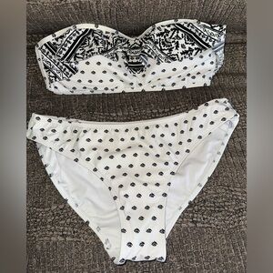 Vineyard Vines White and Black Bikini